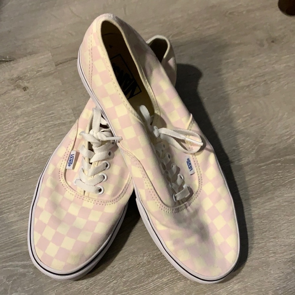 Vans pink checkerboard authentics
